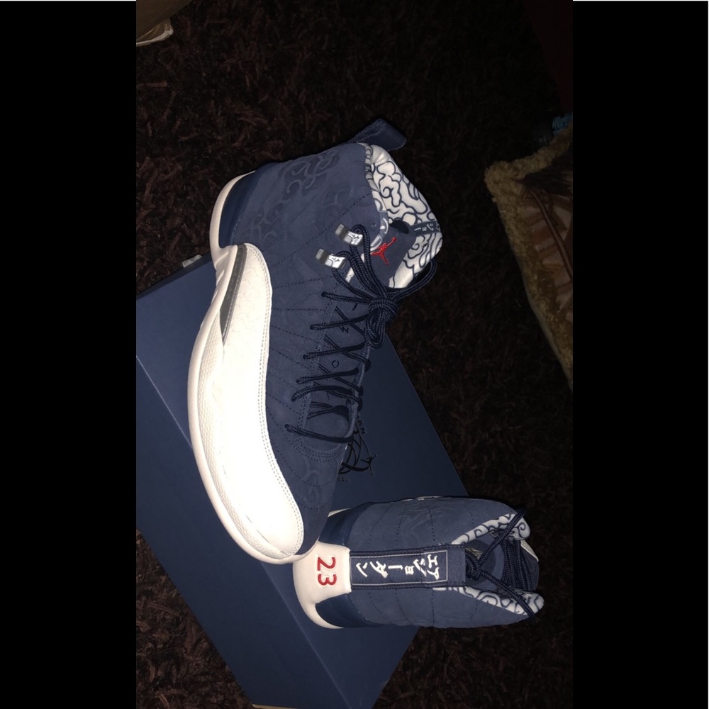 Retro 12 International Flight